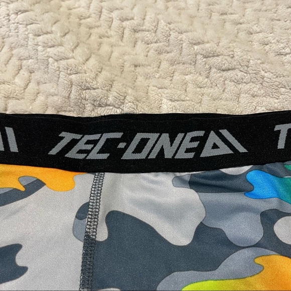 WOMEN’S TEC-ONE COLORFUL CAMO SHORTS - Picture 4 of 4